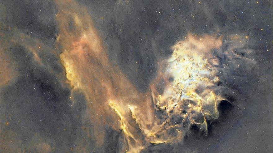 Imagen premiada por la NASA, correspondiente a la nebulosa de la Estrella Llameante, en la constelación de Auriga.