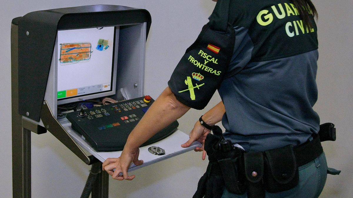 La Guardia Civil intercepta 1.500 kilos de droga en seis meses en el aeropuerto de Barcelona, un 427% más que el año pasado