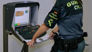 Control de la Guardia Civil en el aeropuerto de Barcelona
