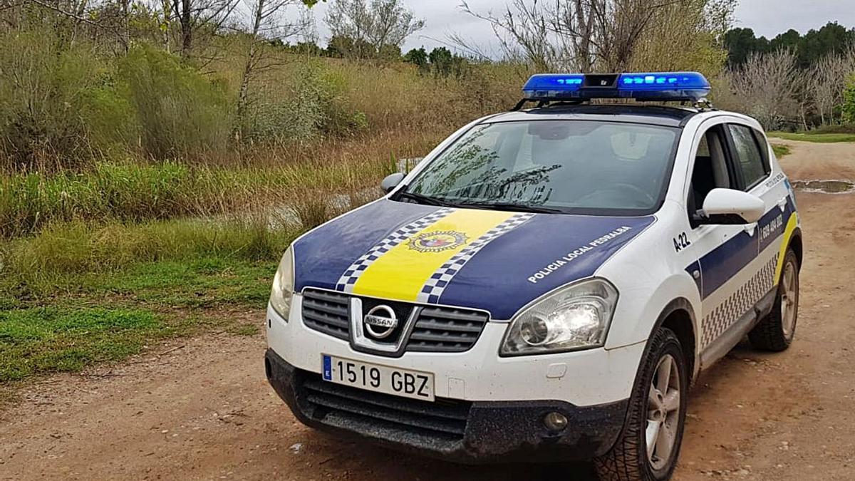 Una patrulla de la Policía Local de Pedralba, en el Camp de Túria. | LEVANTE-EMV