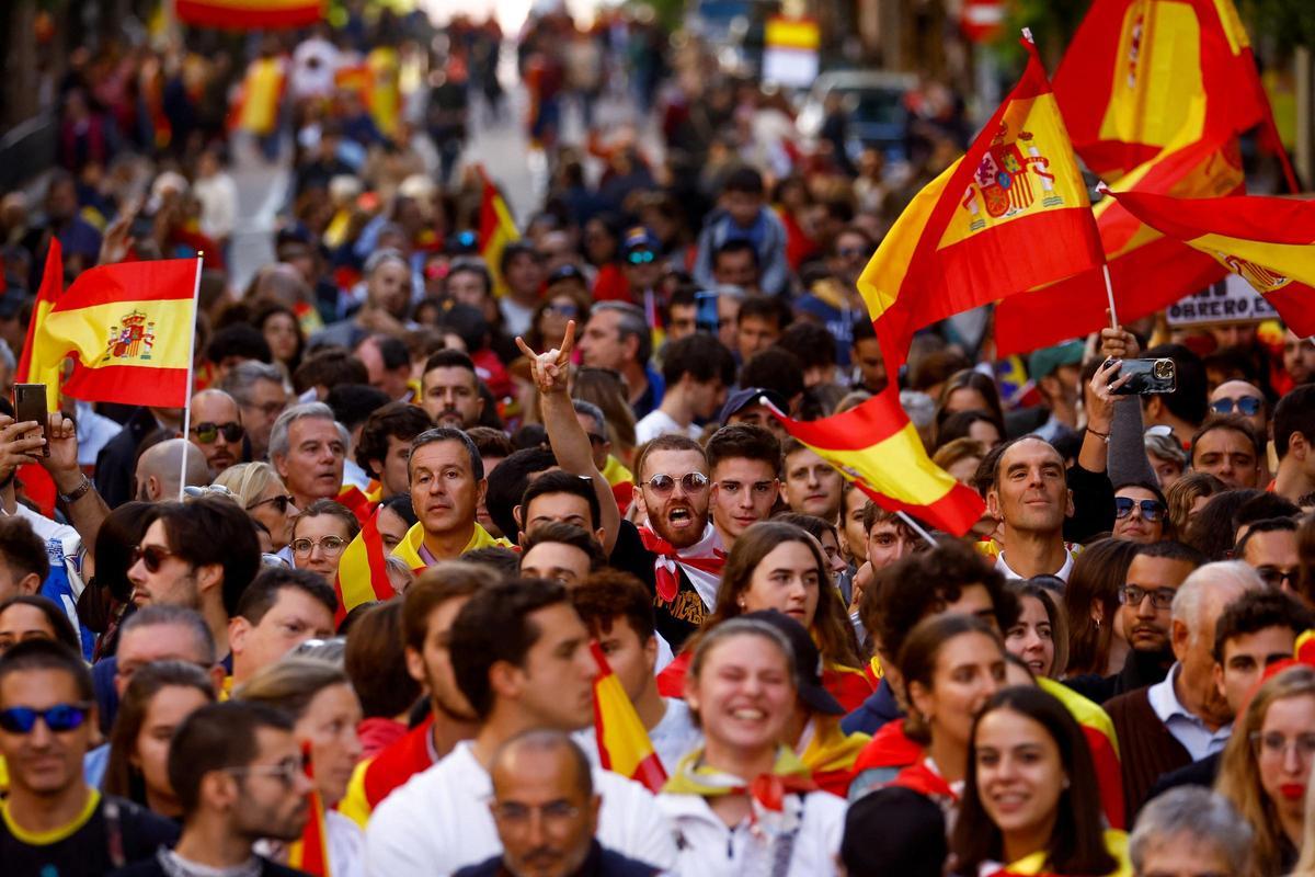 Manifestacions a ciutats de tota España després de l'acord del PSOE i Junts