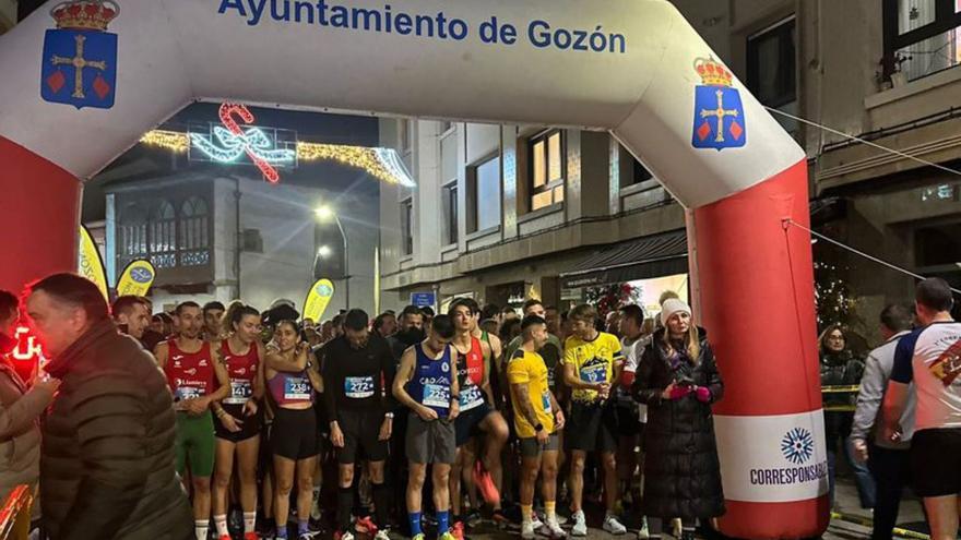 La salida de la prueba absoluta, ayer, en Luanco.  | A. G.