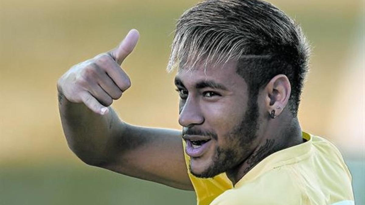 Neymar, durante un entrenamiento realizado ayer en Fortaleza.