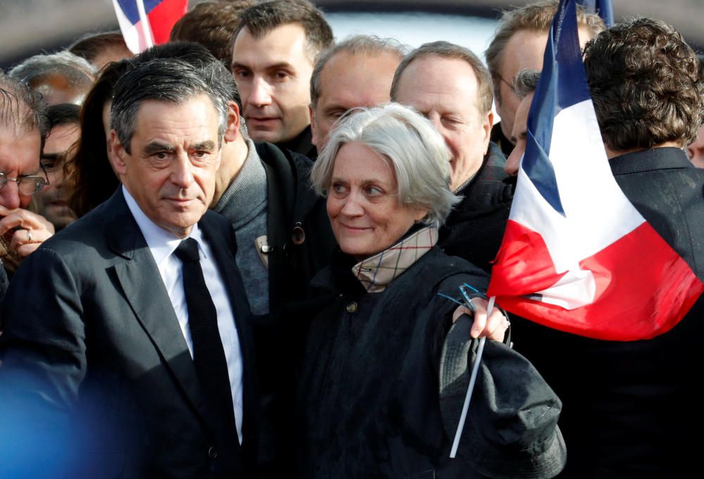 Acto de apoyo a François Fillon en París