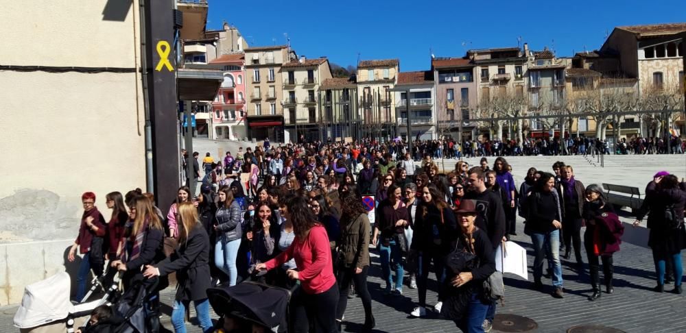 Manifestació a Olot de la vaga del 8 de març