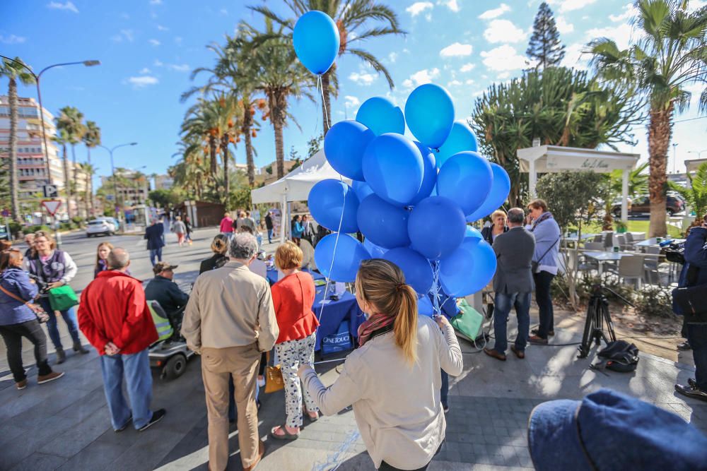 Pruebas gratuitas de prevención, información, charlas y una suelta simbólica de globos azules han conmemorado hoy el Día Mundial de la Diabetes