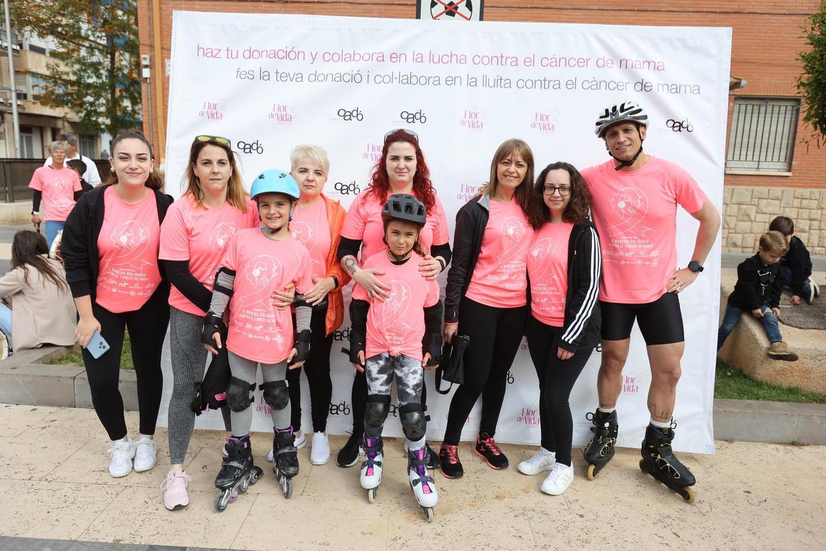 Las imágenes de la Marcha contra el Cáncer de Mama en Almassora