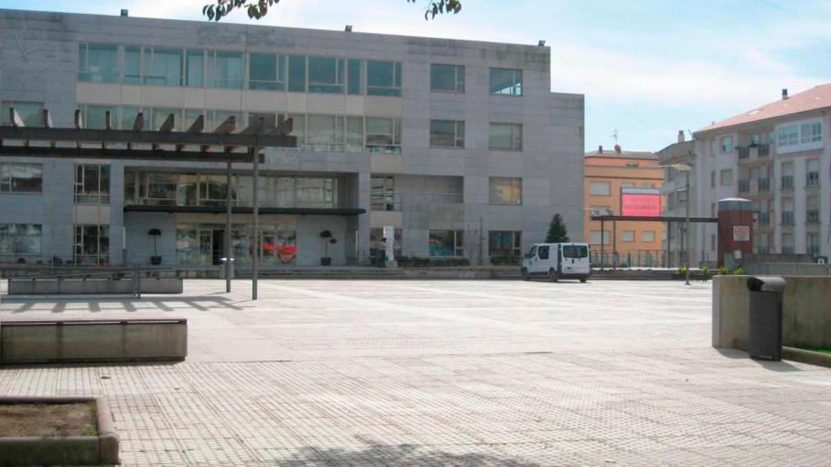 Fachada de la casa consistorial de Boiro.