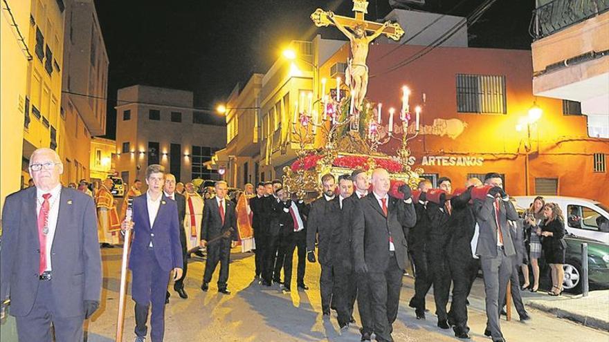 La procesión del Cristo clausura el triduo religioso de las patronales