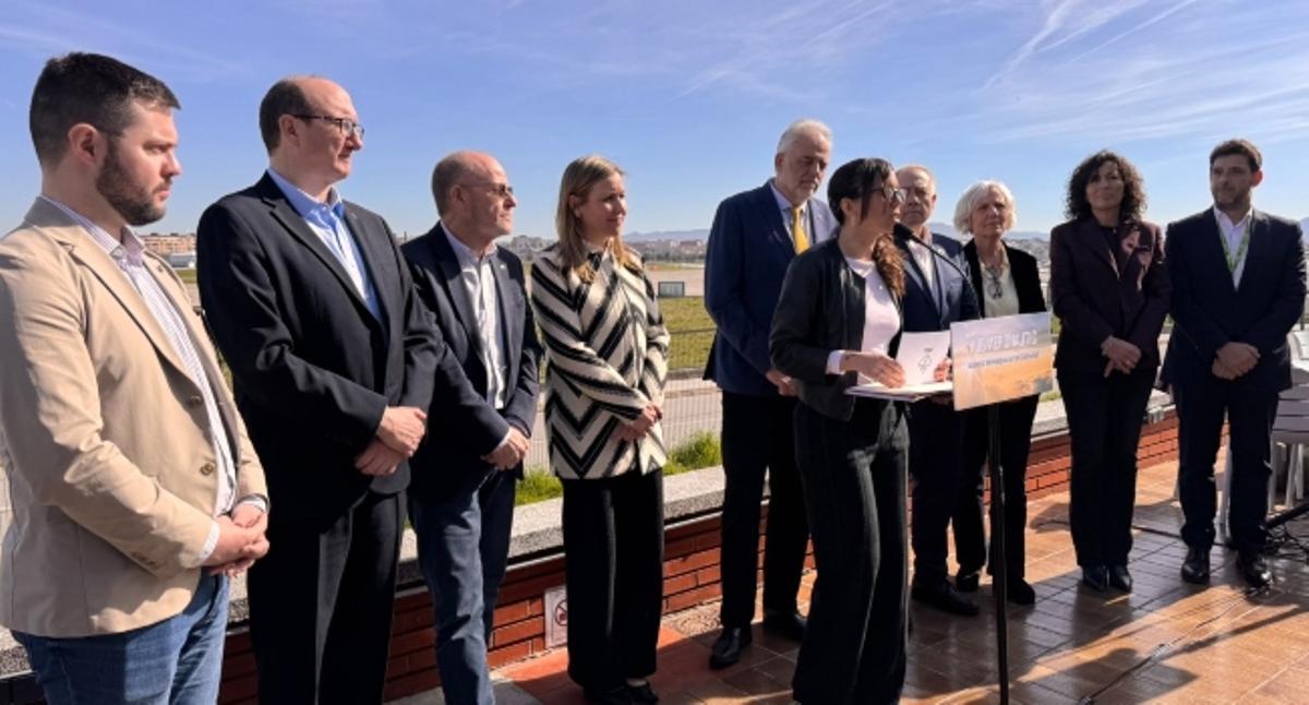 La alcaldessa de Sabadell, Marta farrés, en el aeropuerto de Sabadell
