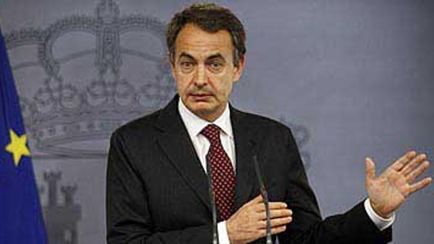 Los empresarios piden a Zapatero que no convoque elecciones anticipadas