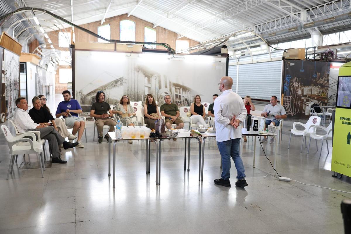 Participantes en algunas de las actividades organizadas durante el Fin de Semana Modernista.