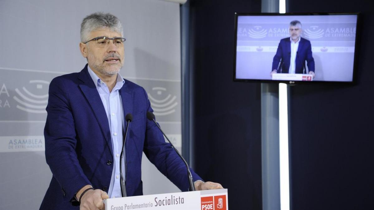 Valetín García, sobre los fichajes de excargos del PSOE por Cs: &quot;No es el mercado de invierno&quot;