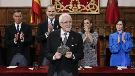 Luis Mateo Díez recibe el Premio Cervantes