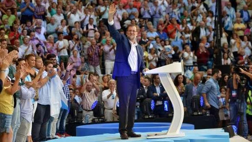 Rajoy, en la plaza de toros de Pontevedra en 2016. // G. Santos