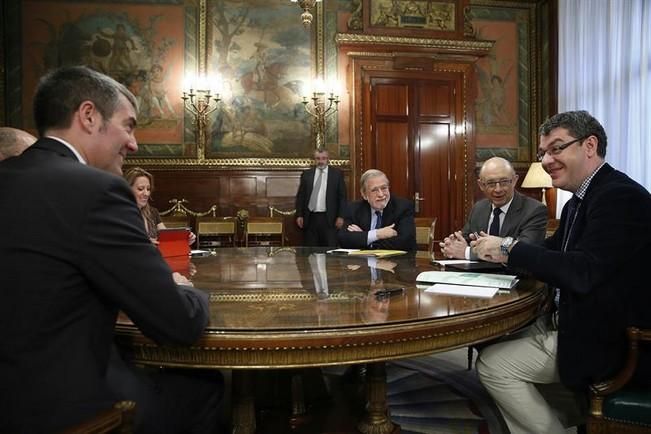 Presupuestos 2017: Reunión de Clavijo con Montoro