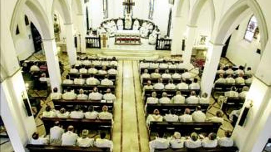 Siete sacerdotes cumplen sus bodas de oro y otros ocho, las de plata