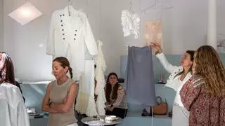 Parfois abre en Barcelona su primera pop up con su nueva colección Bridal: faldas de gasa con cola de volantes, tops etéreos y hasta un kimono de seda