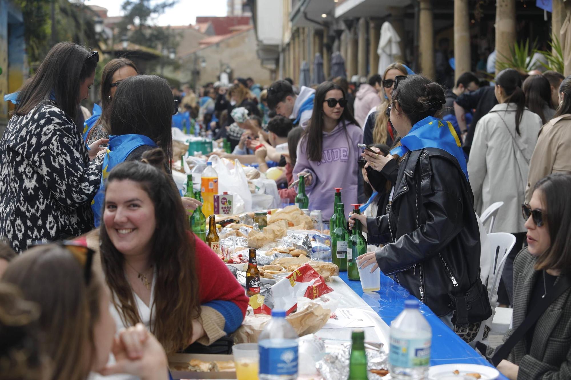 EN IMÁGENES: el ambiente en la Comida en la Calle de Avilés