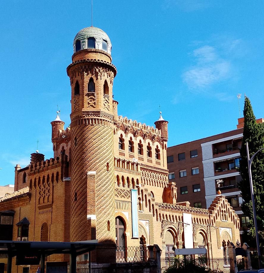 A día de hoy, acoge el Museo Cisneriano y depende de la Universidad de Alcalá.