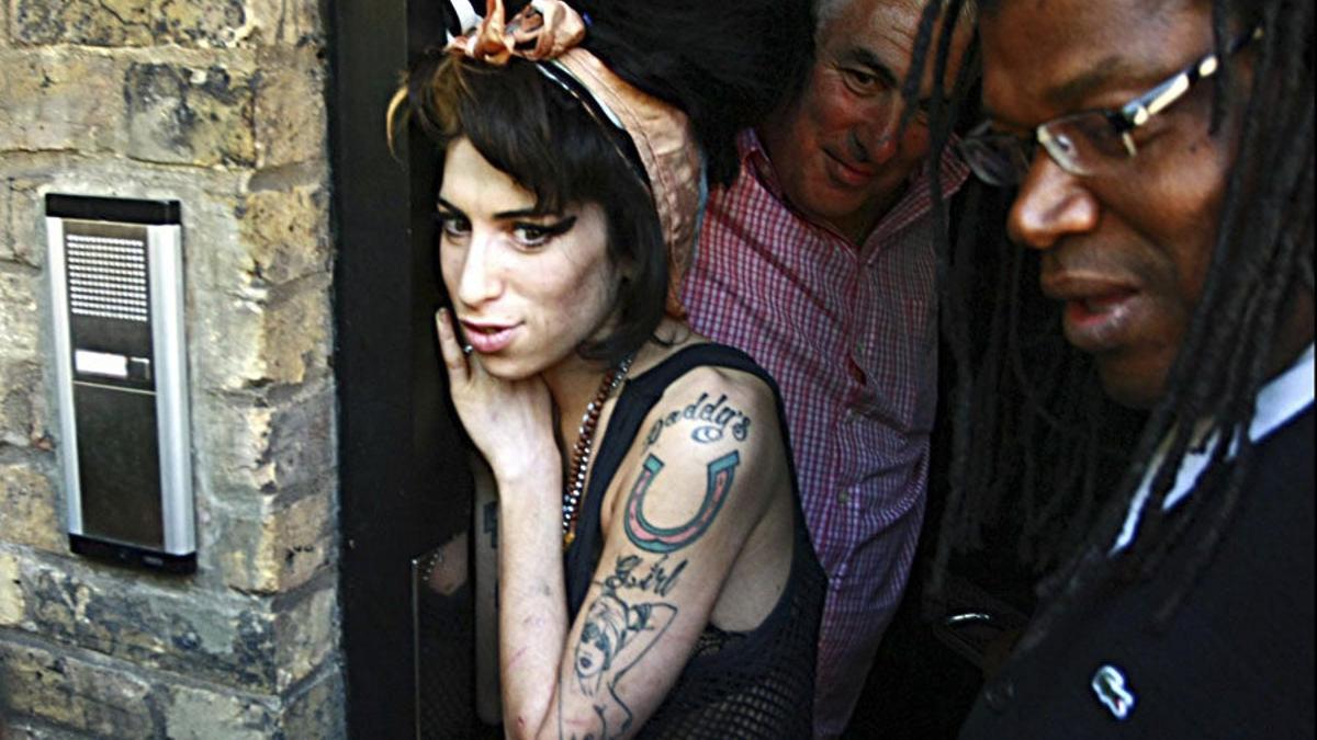 Amy Winehouse culpa al diablo de sus adicciones