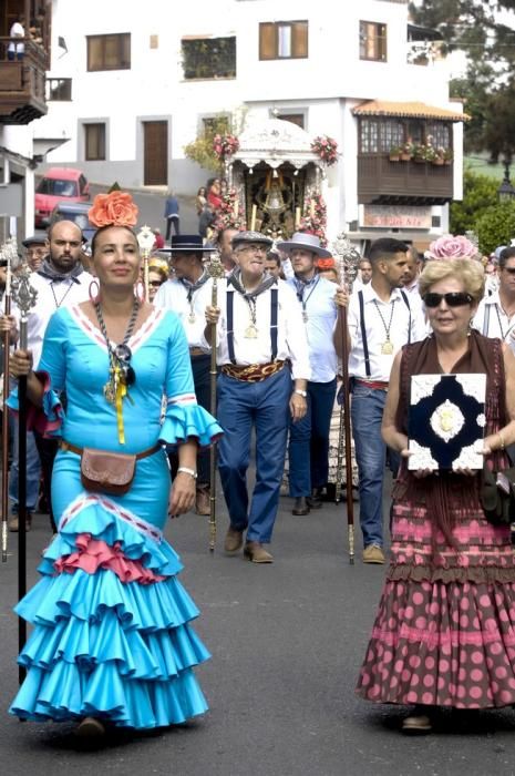 ROMERIA ROCIERA Y OFRENDA A LA VIRGEN