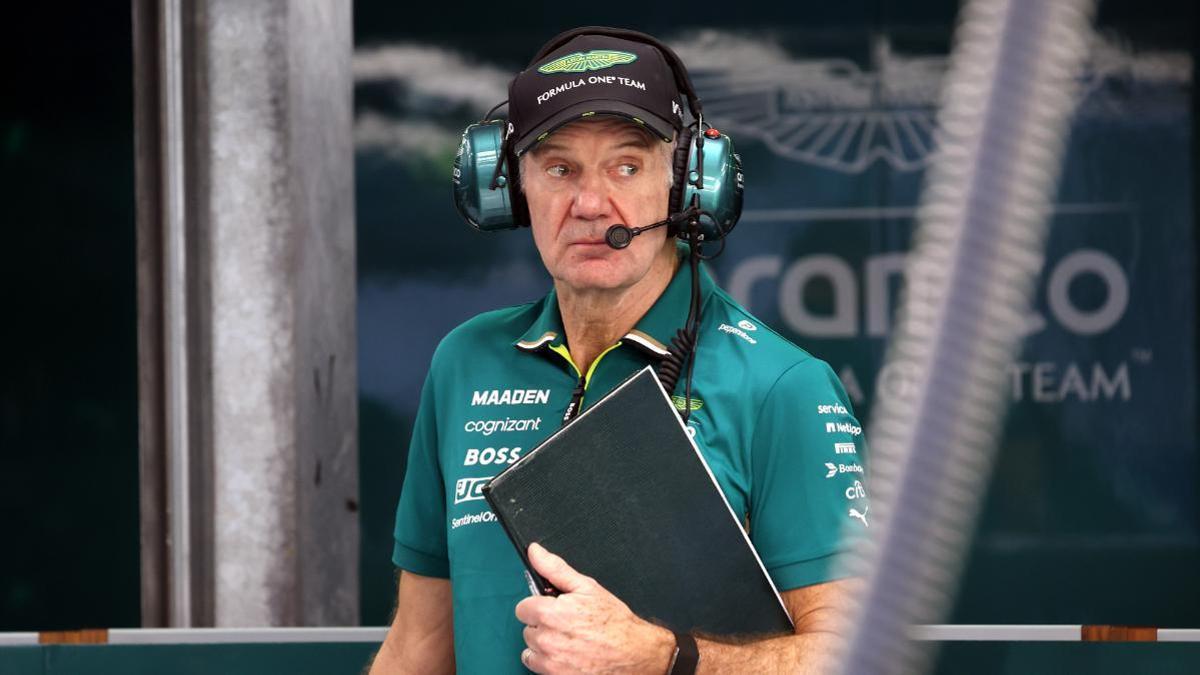 De la revolución al desastre: un año del aterrizaje de Adrian Newey en Aston Martin