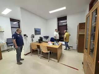 El centro de salud de Ponte Carreira reabre tras dos meses de obras y Frades busca dotarlo con urgencias