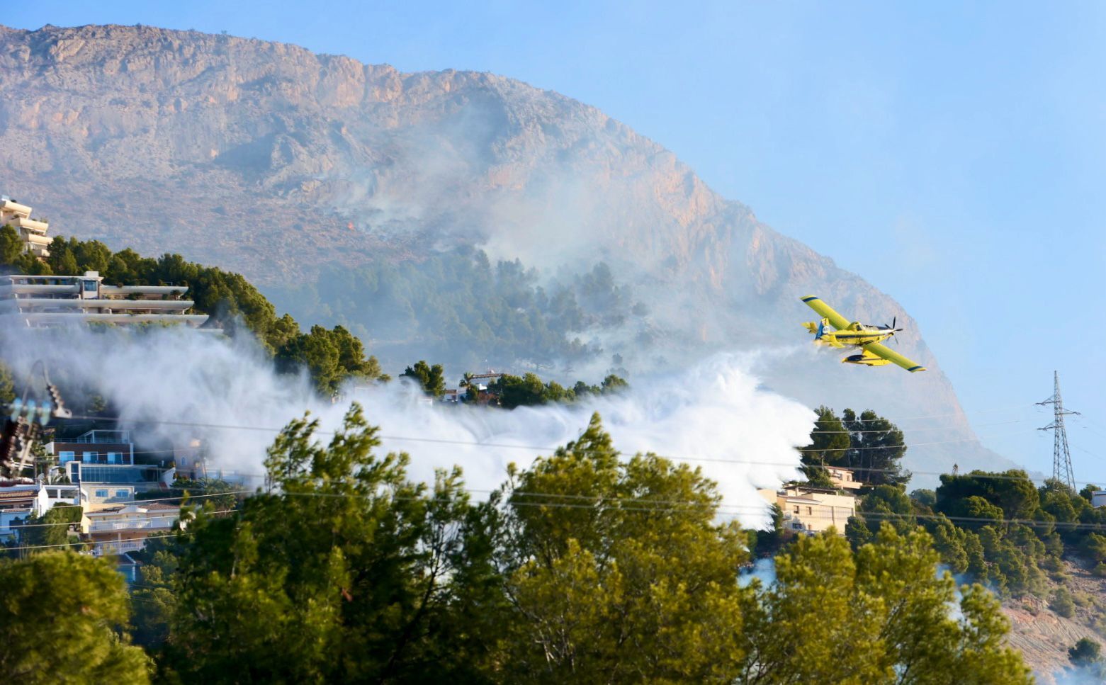 Estas son las imágenes del incendio de Altea Hills y el Mascarat