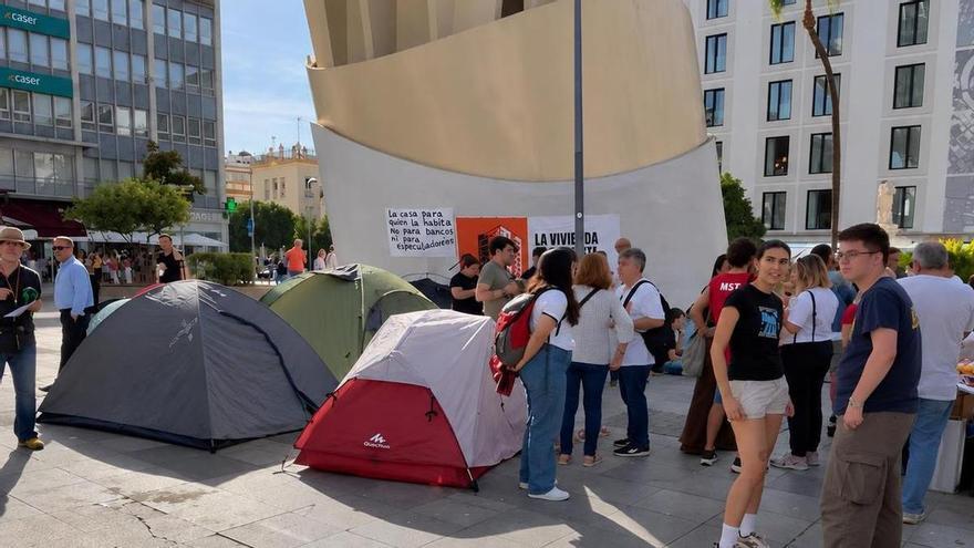 Vídeo | Cientos de personas acampan por la crisis de la vivienda en Las Setas