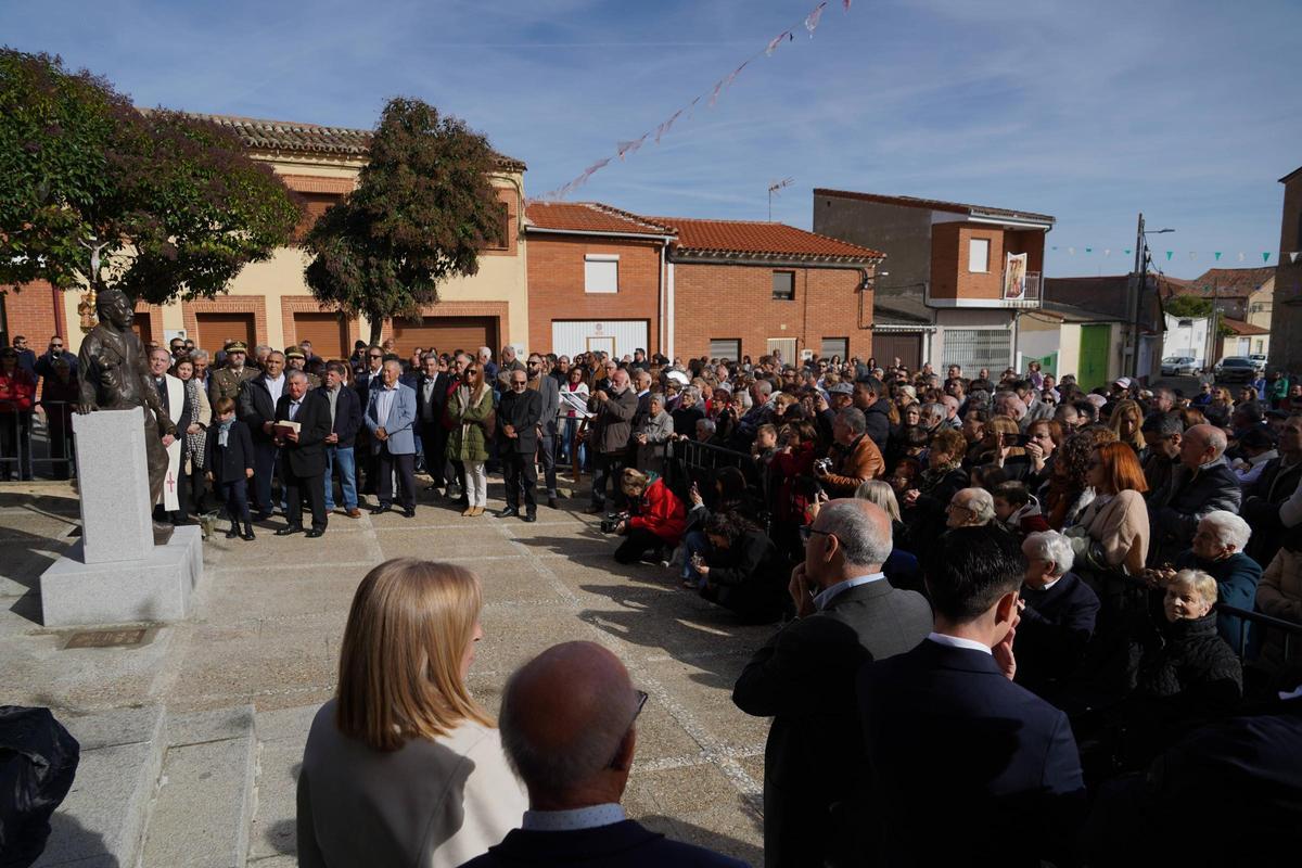 Una estatua de bronce, el recuerdo indeleble de Coreses a Ramón Álvarez