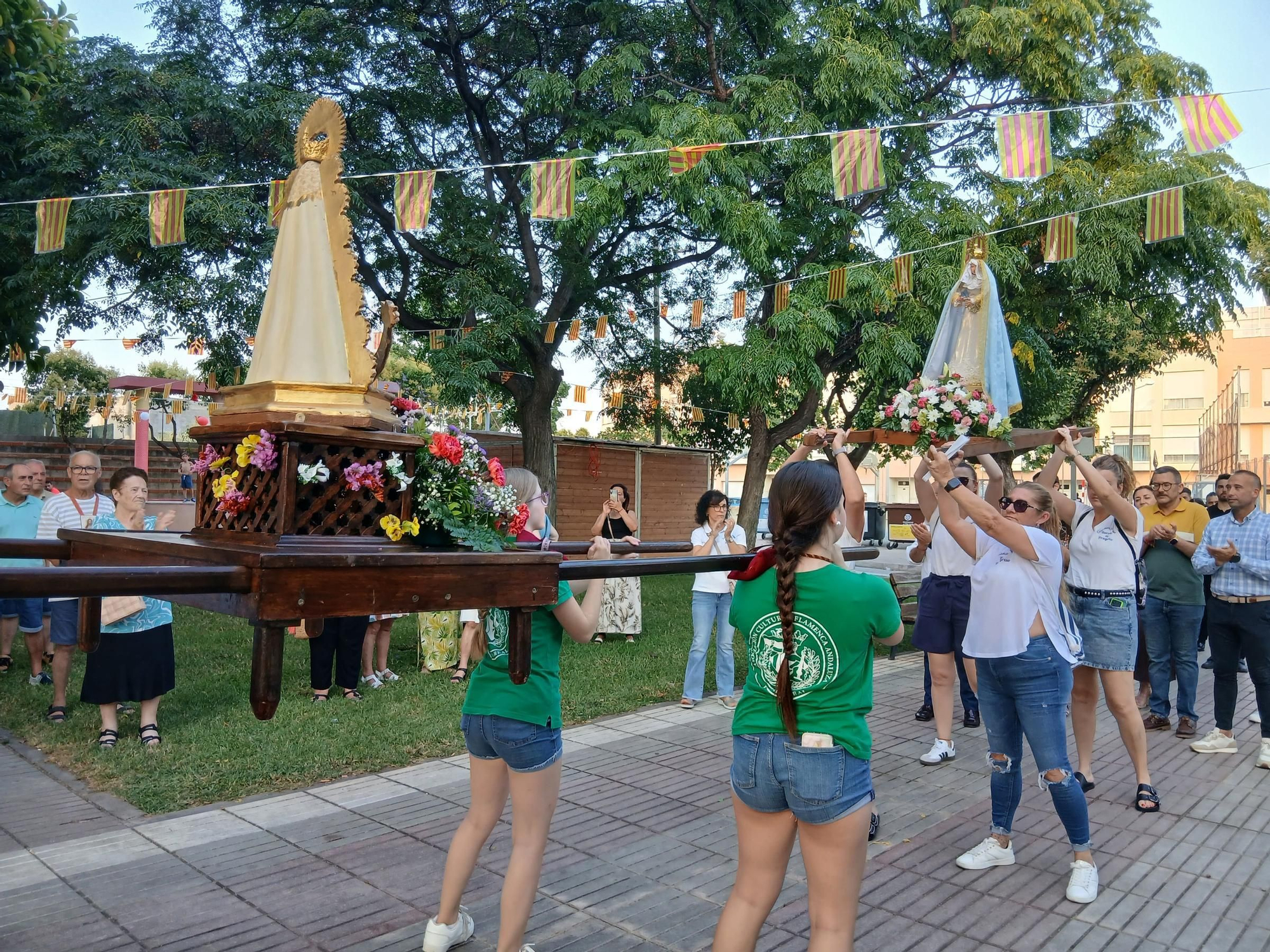 Misa y procesión en las fiestas del barrio El Progreso en Vila-real