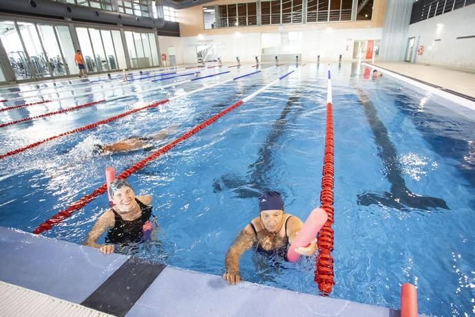 APERTURA PISCINA MUNICIPAL DE PUERTO DEL ROSARIO - EN LA FOTO CIRA MEDINA Y ALICIA TORRES - 18-02-19  | 18/02/2019 | Fotógrafo: Gabriel Fuselli