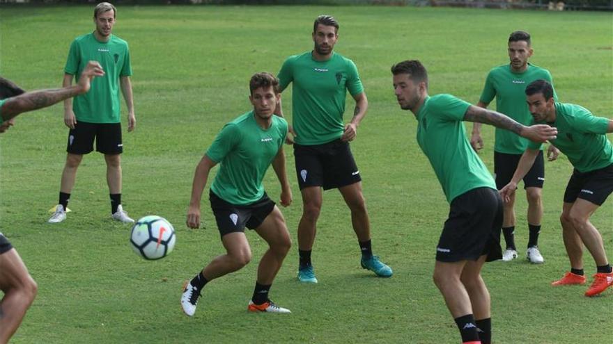 Caballero sigue sin entrenarse en el entreno preparatorio del primer amistoso