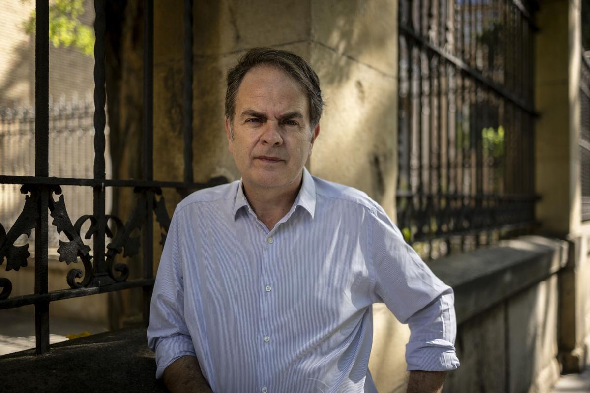 ENTREVISTA A ROBERTO BERMUDEZ DE CASTRO CONSEJERO DE HACIENDA INTERIOR Y ADMINISTRACION PUBLICA DEL GOBIERNO DE ARAGON