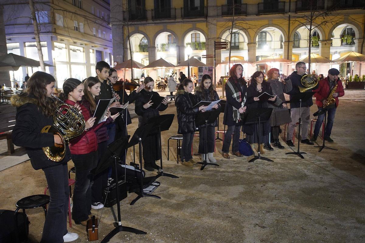 Les fotos de l'espectacle multisensorial "Cage Reload" a la plaça Independència de Girona