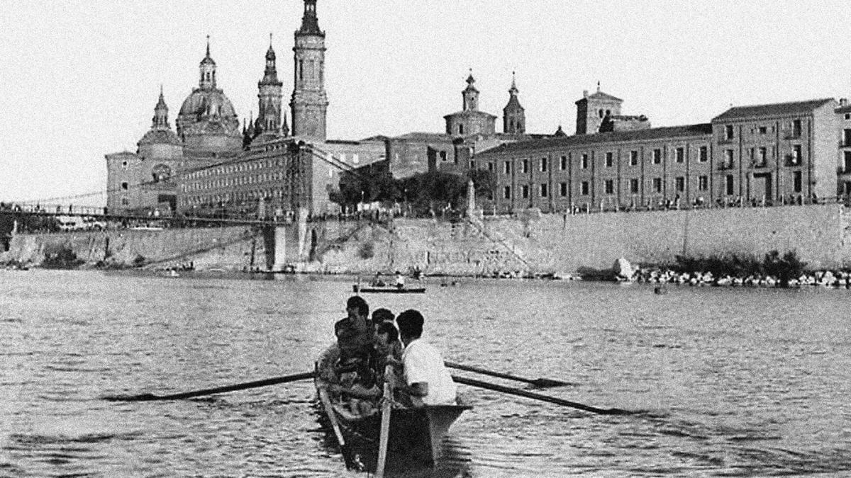 Remeros en una barca sobre el río Ebro, 1948