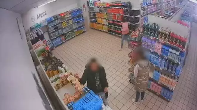 Vídeo: Així és com robava la banda de furtadors de supermercats que ha actuat a Lloret