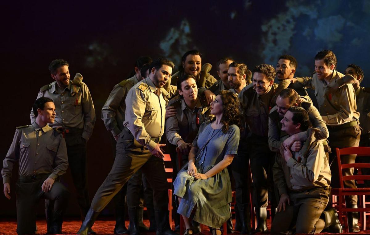 La escena inicial de "Carmen".