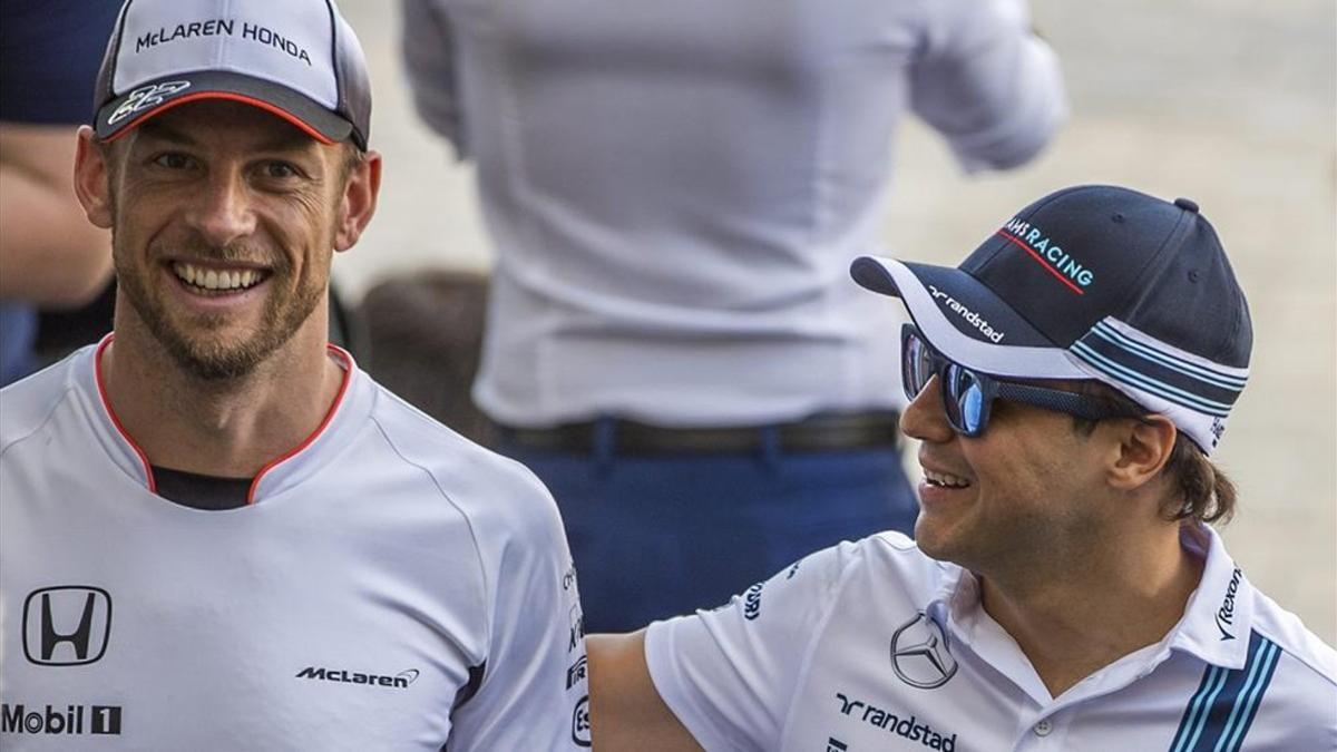 Jenson Button, junto a Felipe Massa en Abu Dhabi