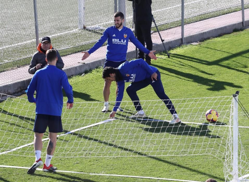 Gayà pide el VAR... en el entrenamiento del Valencia CF