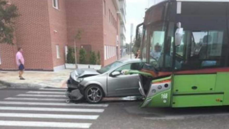 Una rotonda eliminará un punto negro en el entorno del Martínez Valero