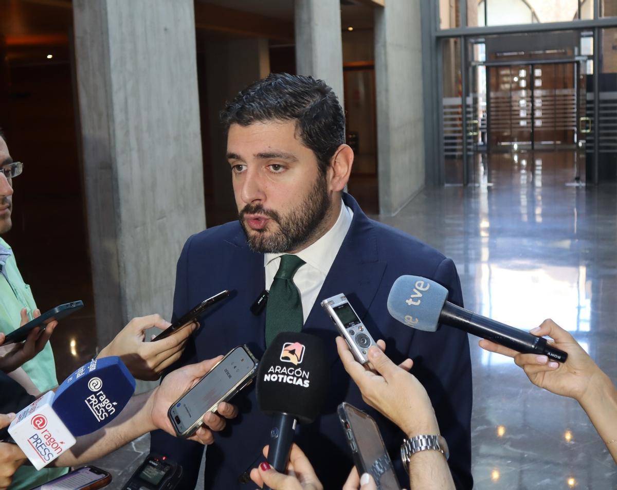 Nolasco atiende a los medios para negar "cualquier crisis" y darle la razón a Vaquero sobre los centros de menores.