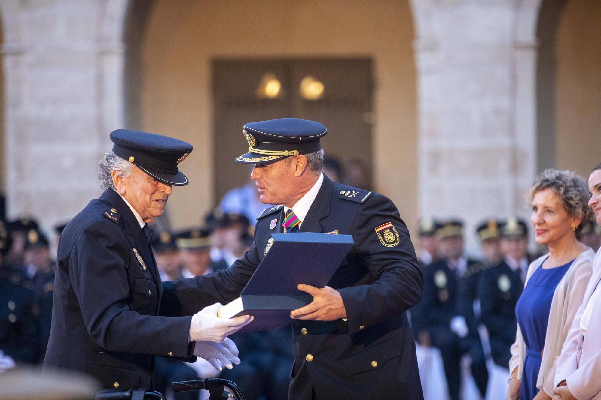 Fotos | La Policía Nacional celebra por todo lo alto su ‘Diada’ en el patio de la Misericòrdia, en Palma