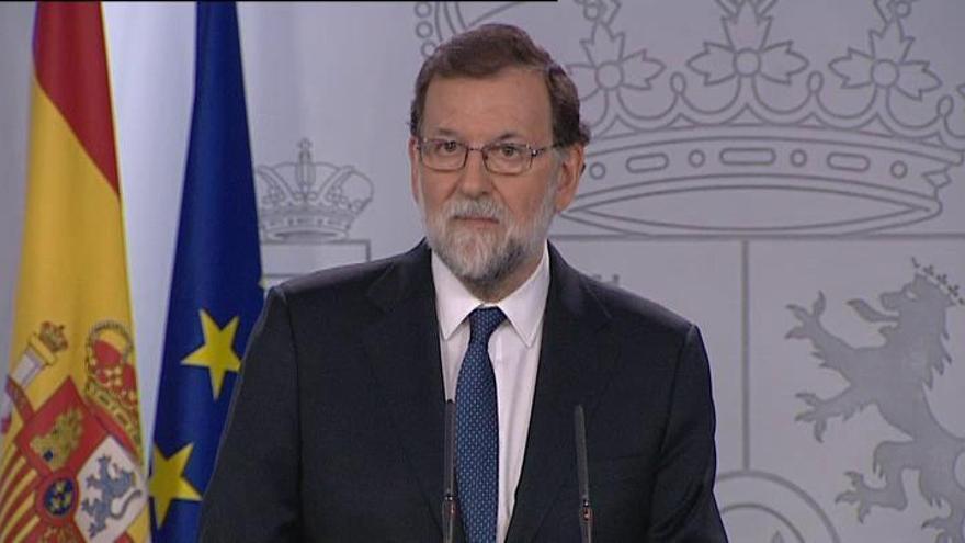 Rajoy: "No se acaba con el autogobierno, se cesa a las personas que lo han puesto en peligro"