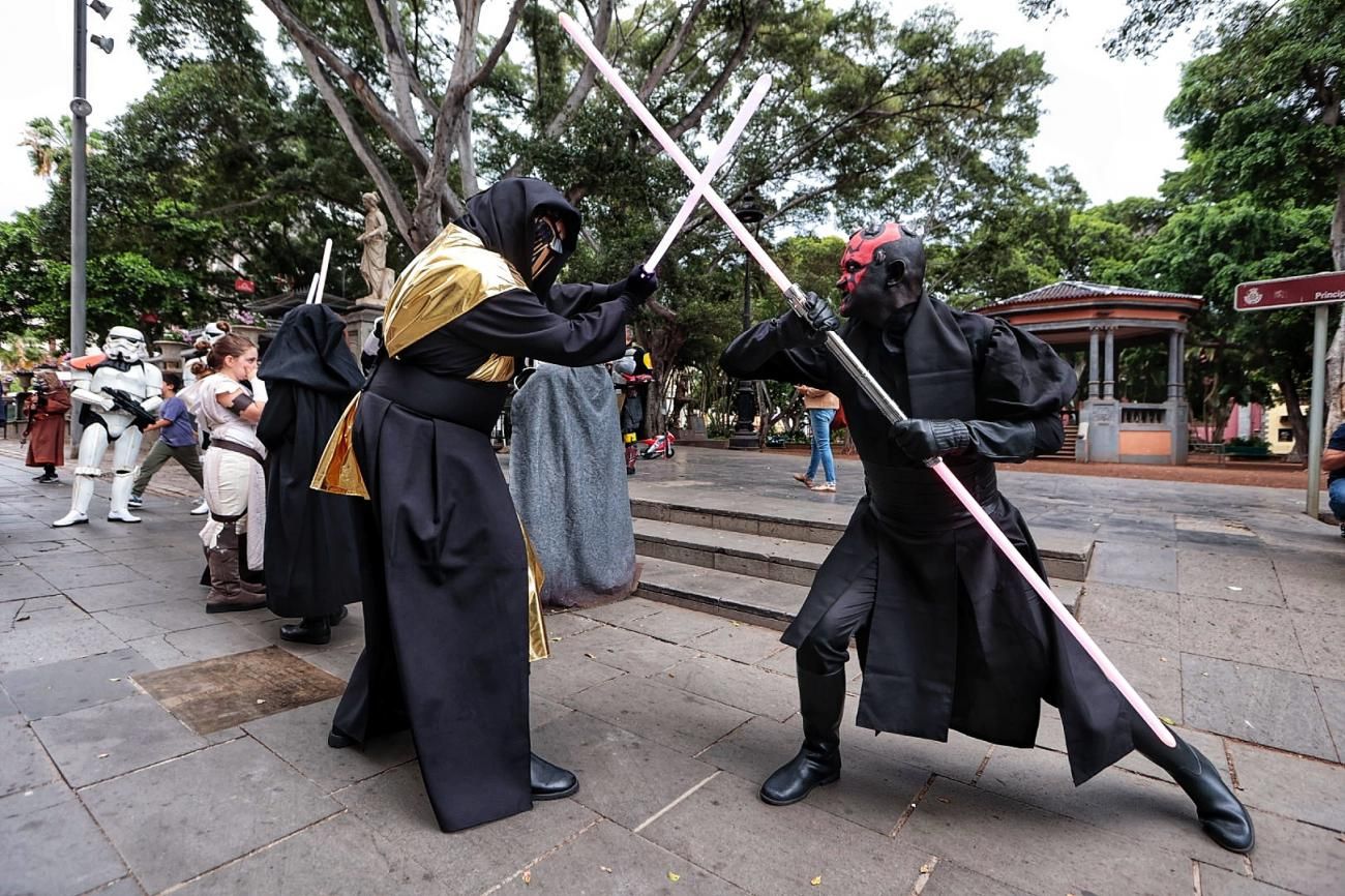 Las tropas imperiales de Star Wars toman las calles de Santa Cruz de Tenerife el día friki