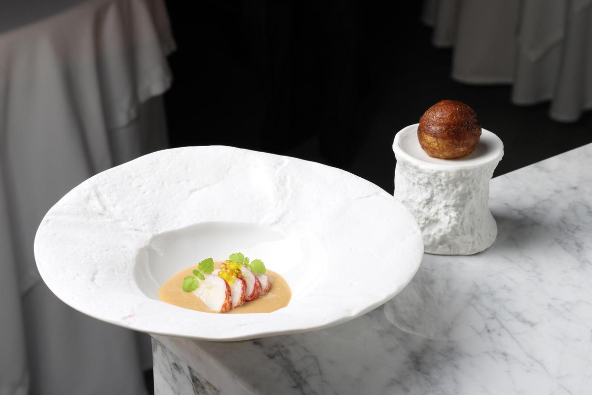 Llobregant salvatge del Mediterrani amb torró de Xixona i sobrassada.