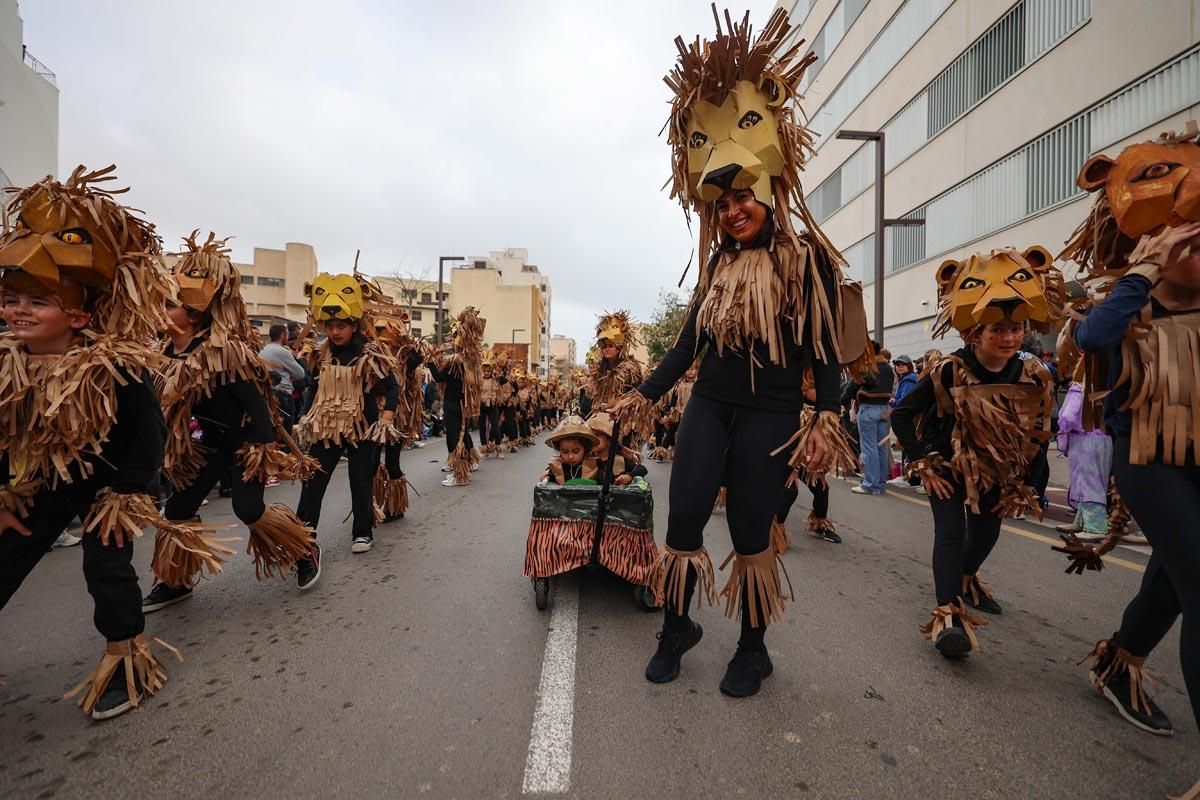 Búscate en las imágenes de la rúa de Carnaval de Ibiza