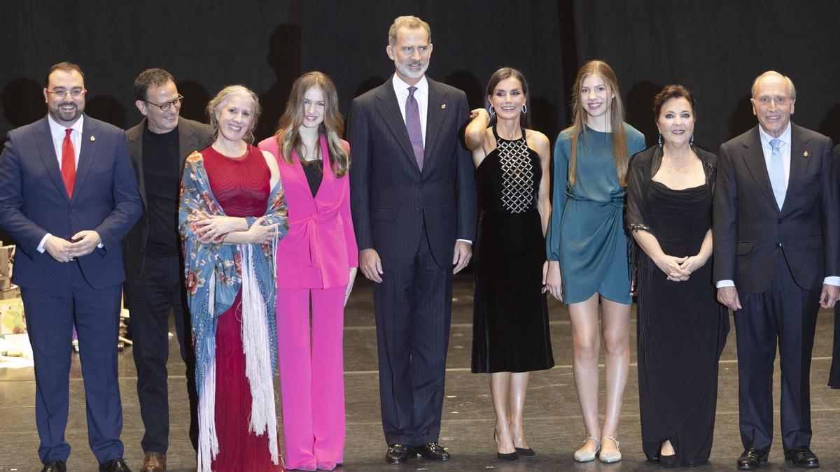 La Familia Real asiste en Oviedo al tradicional concierto de los premios Princesa de Asturias.