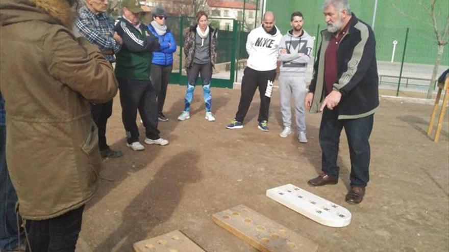 La comarca acerca a los pueblos juegos tradicionales aragoneses